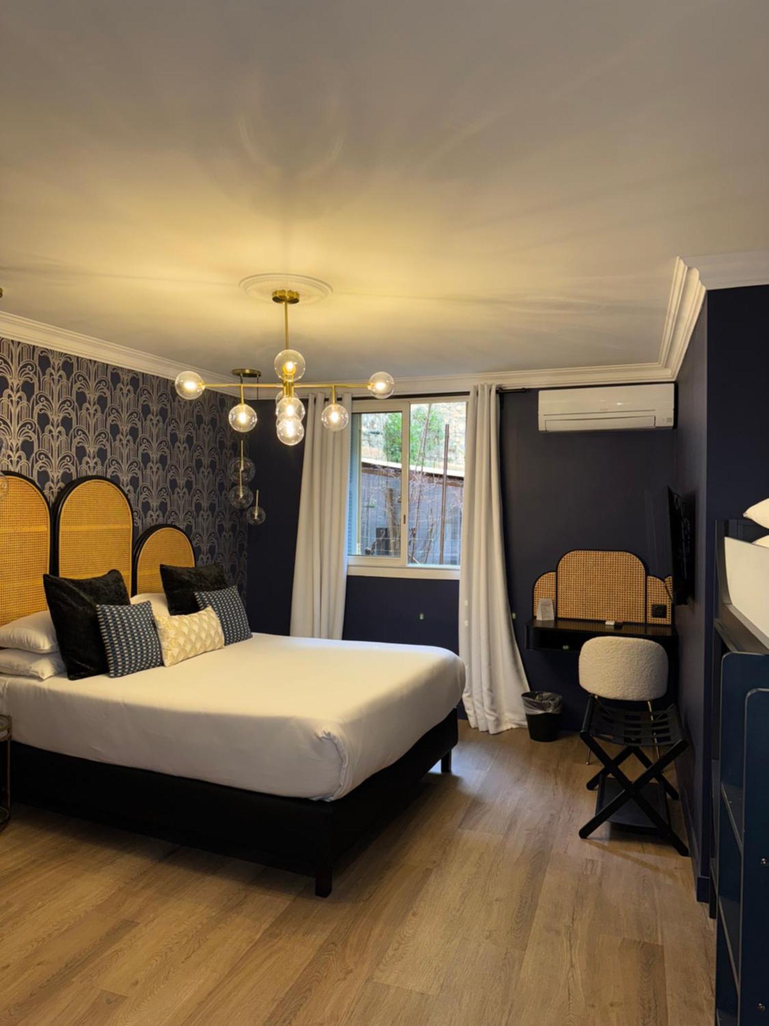 Hotel La Caravelle Aix-en-Provence Esterno foto