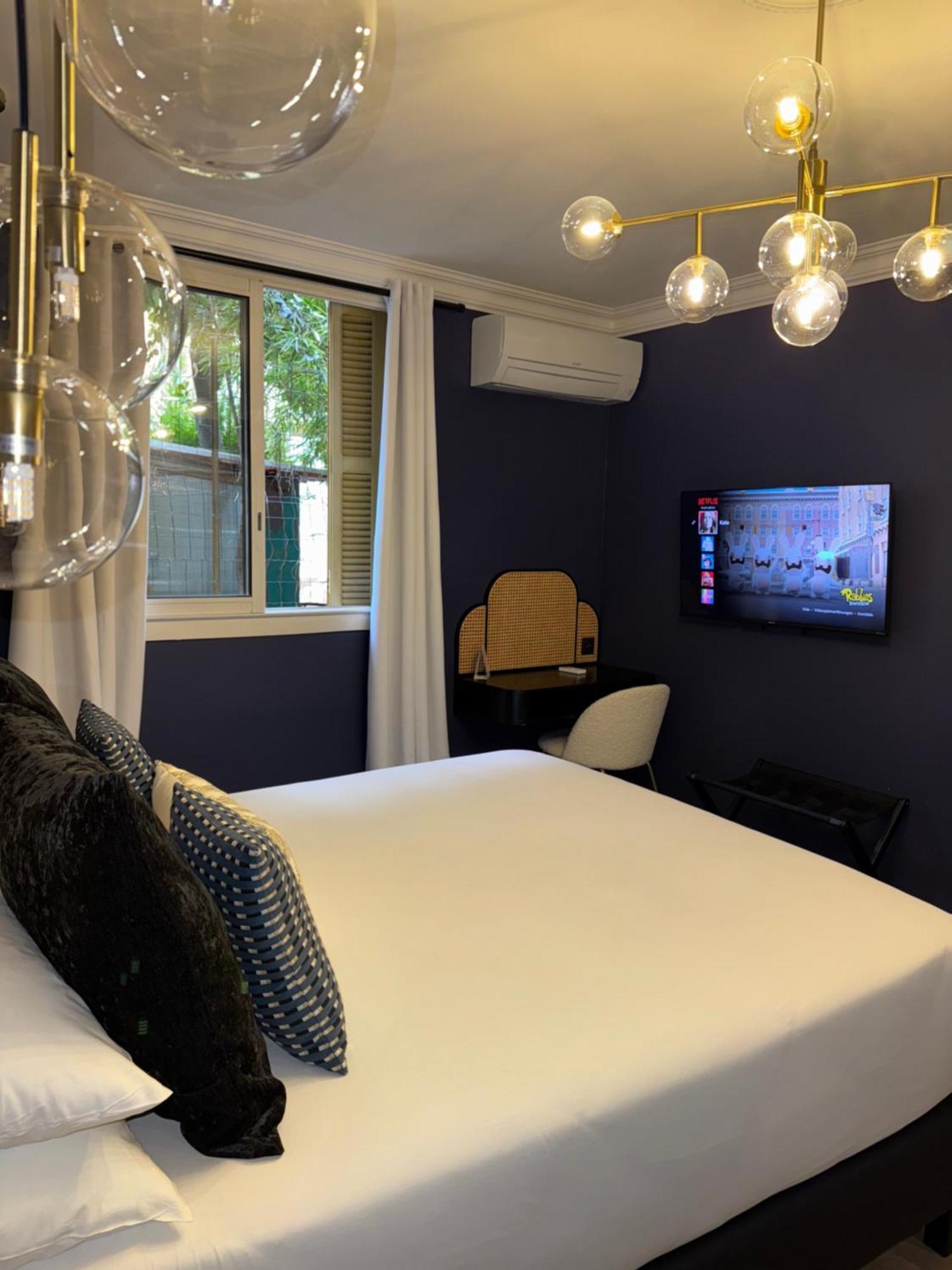 Hotel La Caravelle Aix-en-Provence Esterno foto